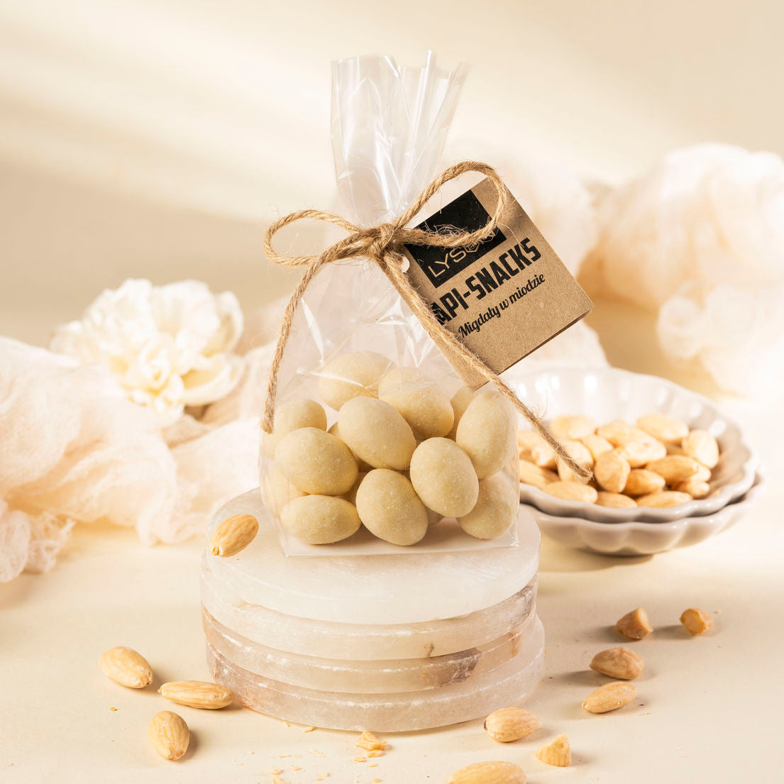 Api Snacks Mandler i hvit sjokolade - kokossmak