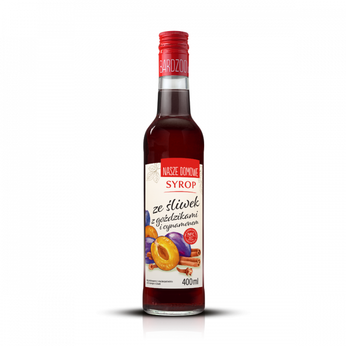 Plum syrup with cloves and cinnamon